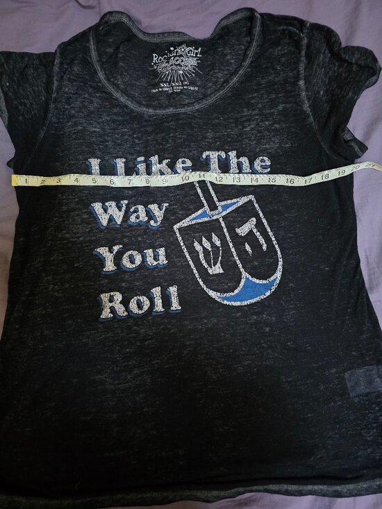 Hanukkah t-shirt in women's extra large ...Finally Chanukah - Picture 2 of 4